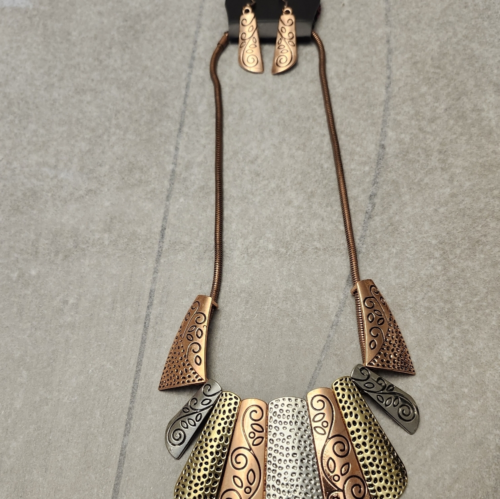 Elegant Mixed Metal Necklace